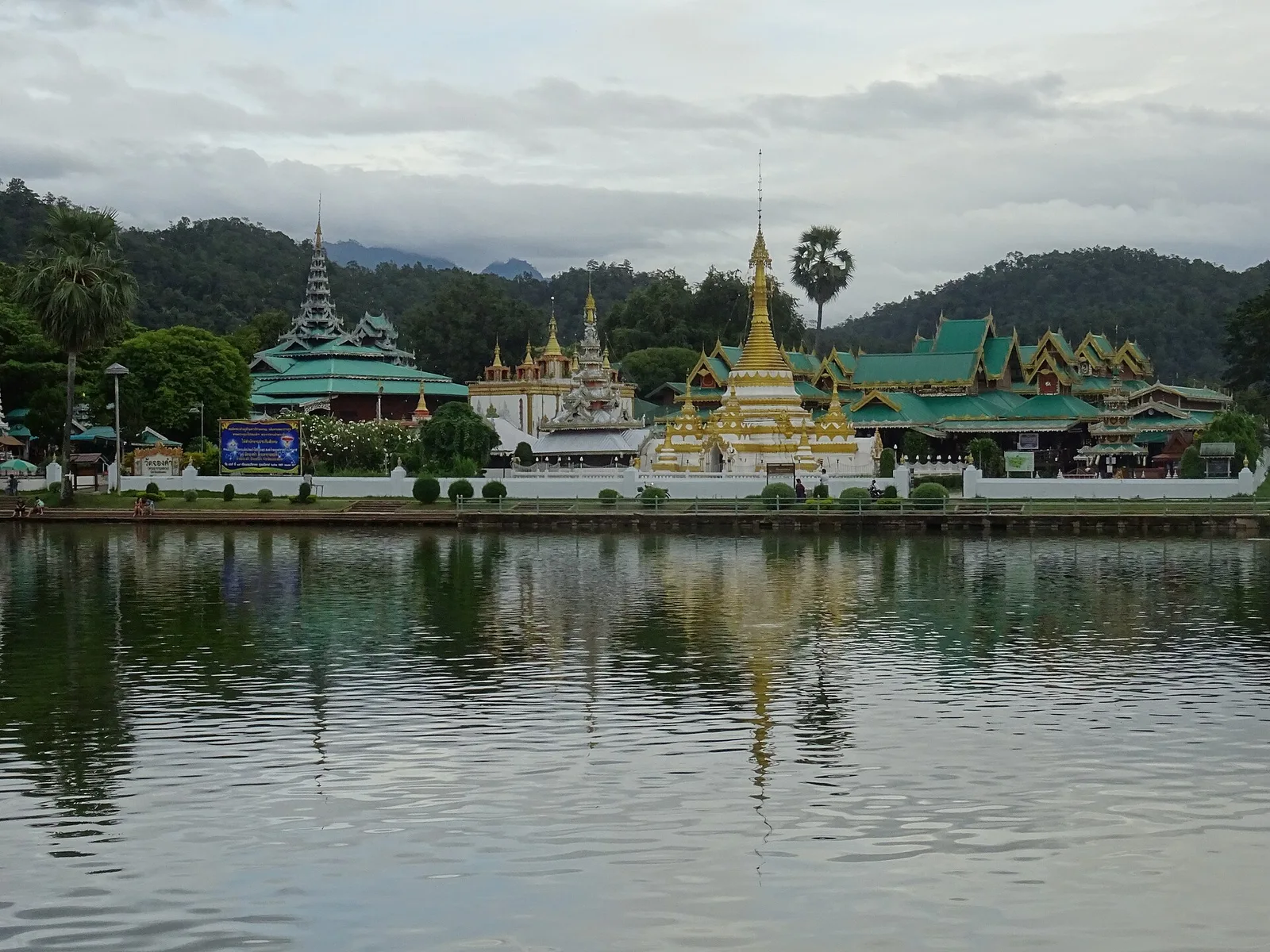 Wat Chong Kham