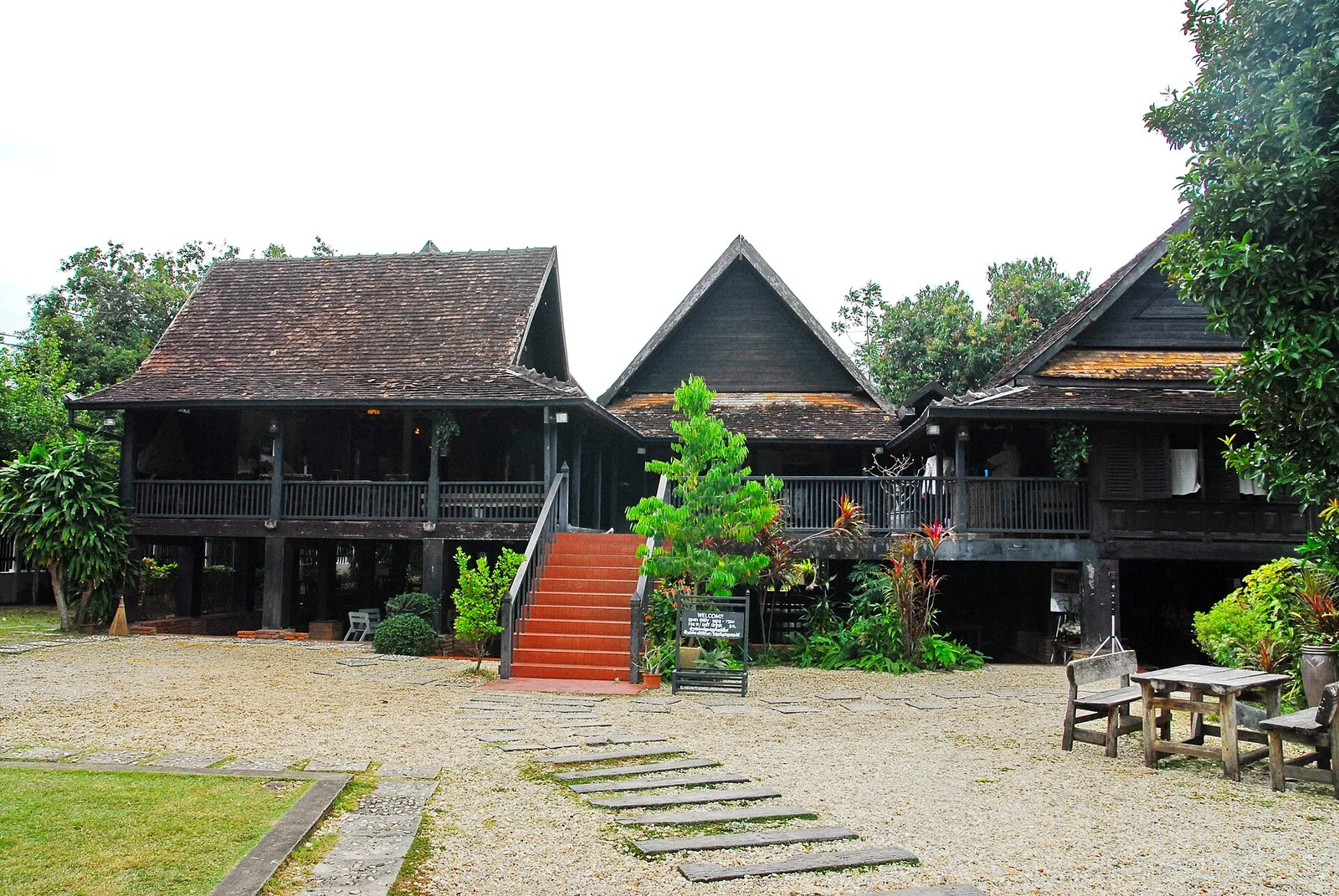 Baan Sao Nak
