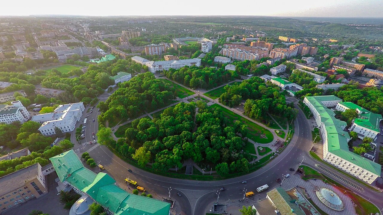 Place Ronde de Poltava — Photographie patrimoniale : elle ne garantit pas l’état actuel du lieu.