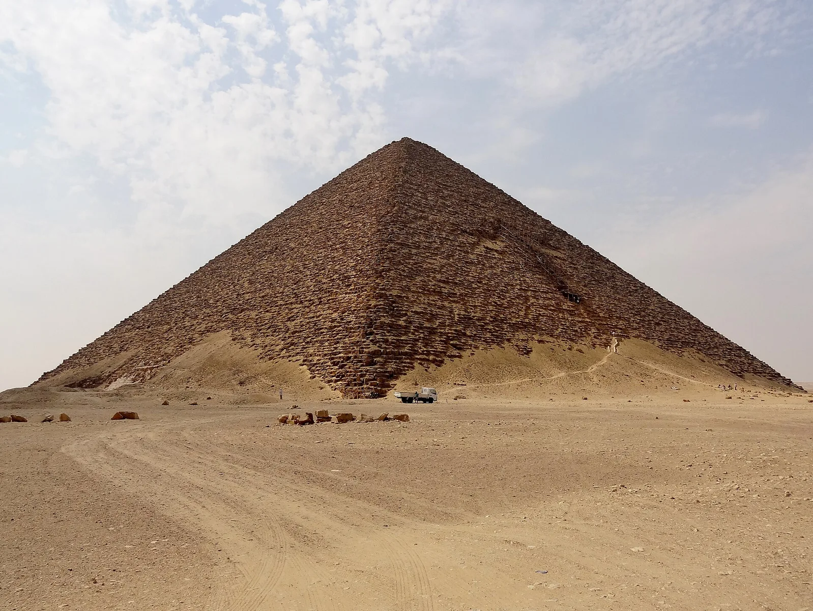 Pyramide rouge