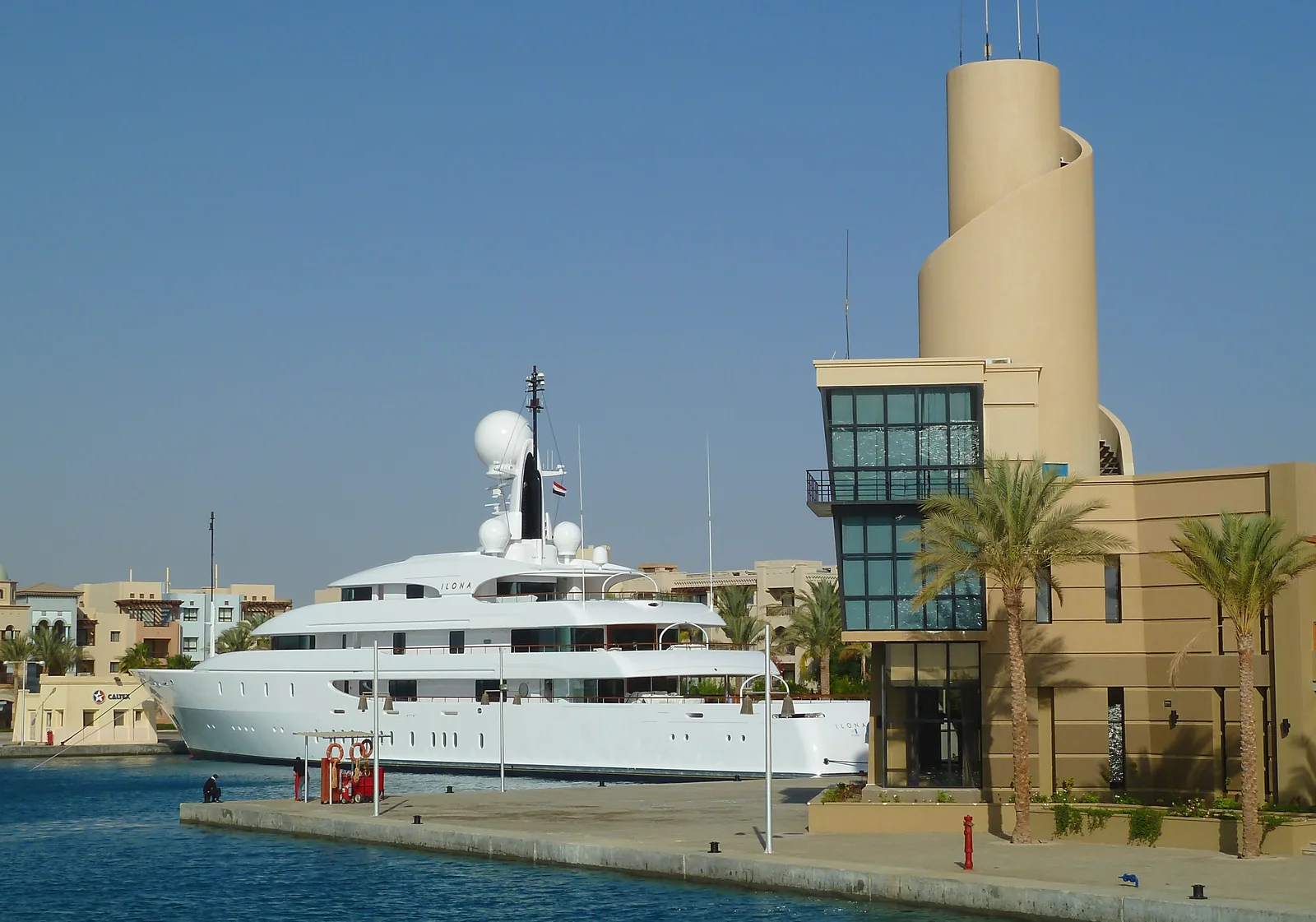 Bateau et marina de Port Ghalib