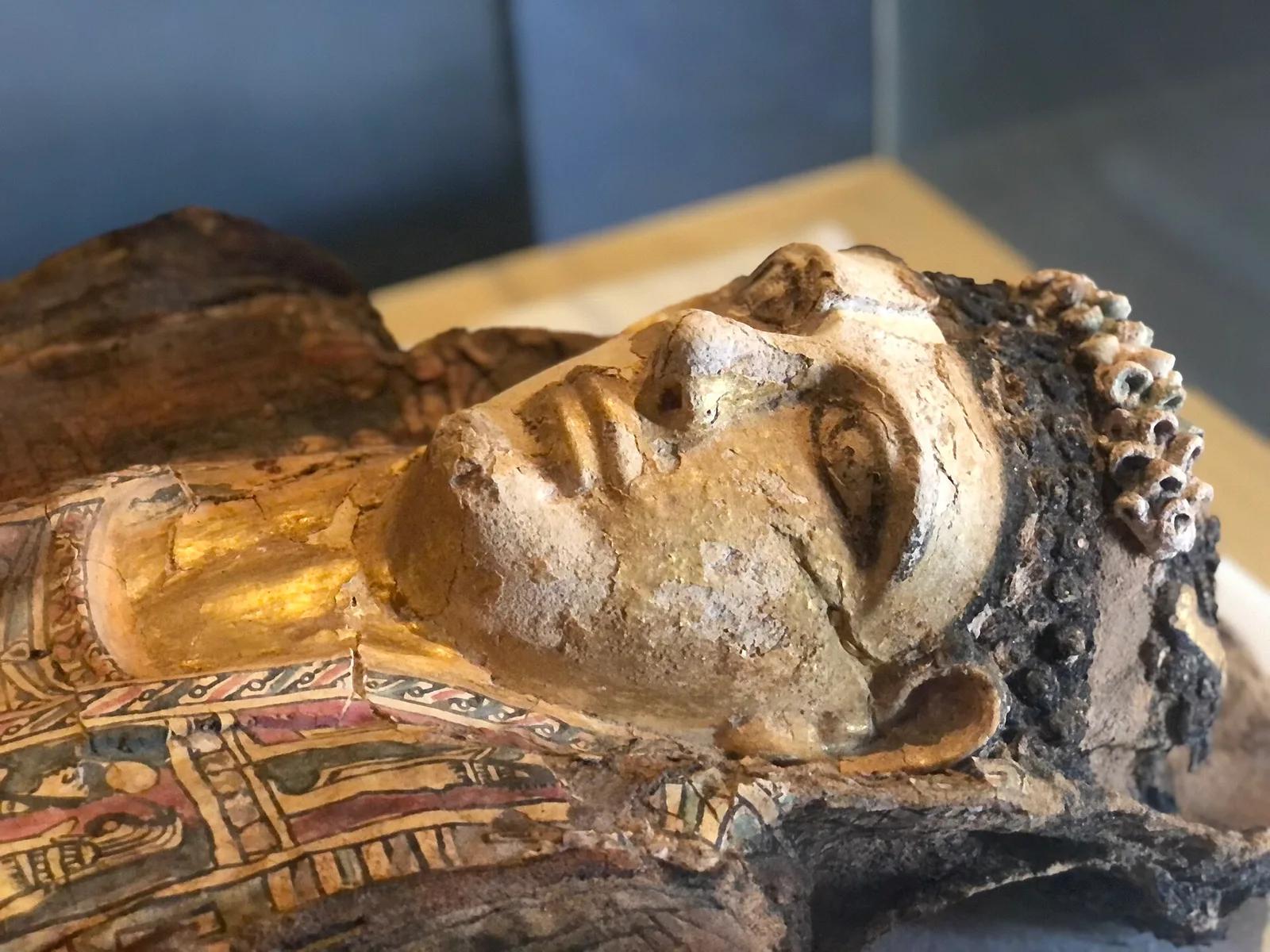 Momie exposée au musée des Momies dorées de Bawiti