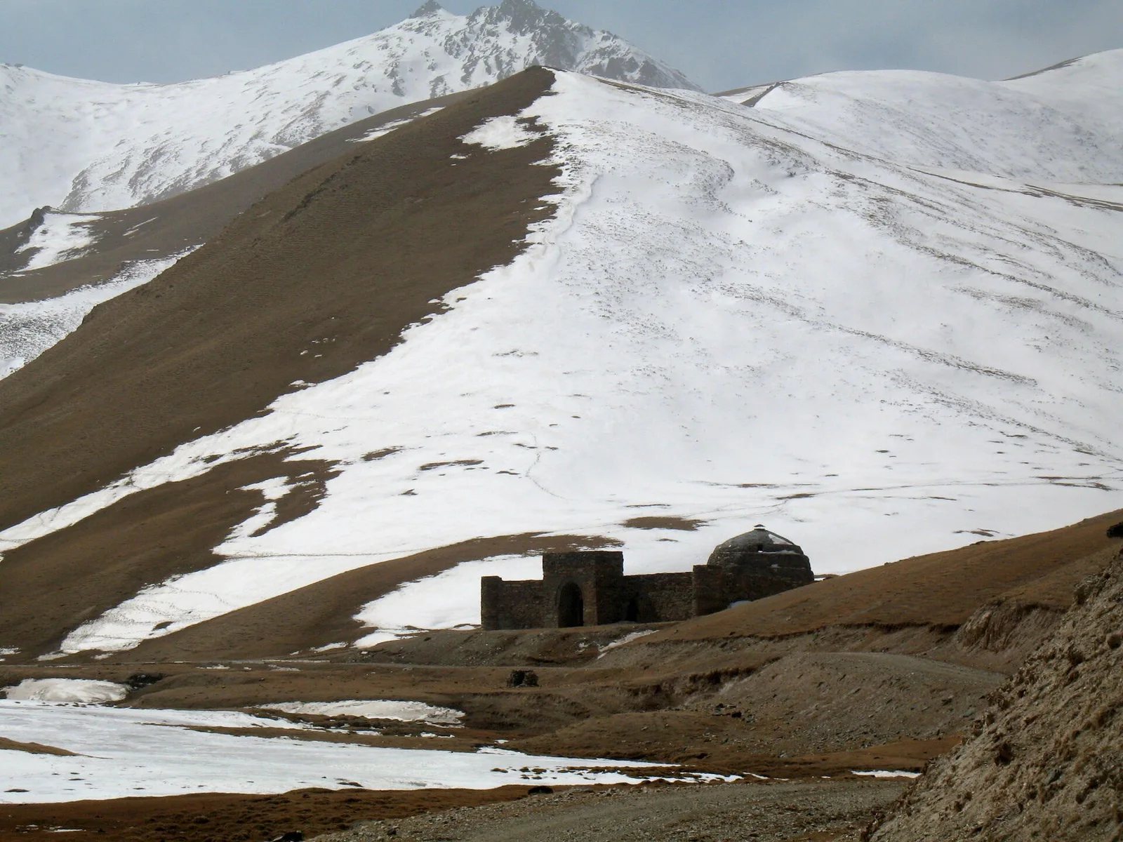 Caravansérail de Tash Rabat