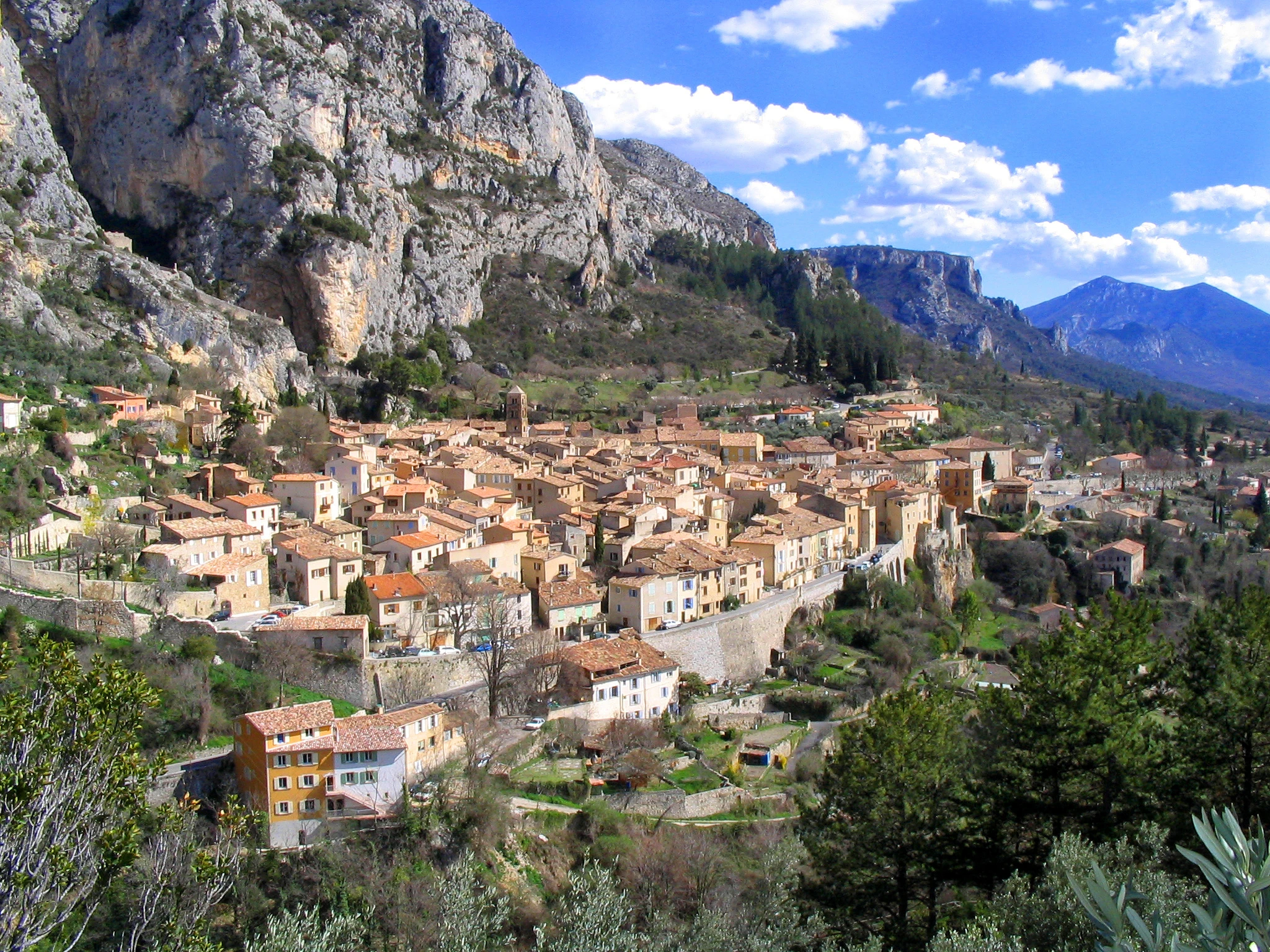 Moustiers-Sainte-Marie — Gorges du Verdon
