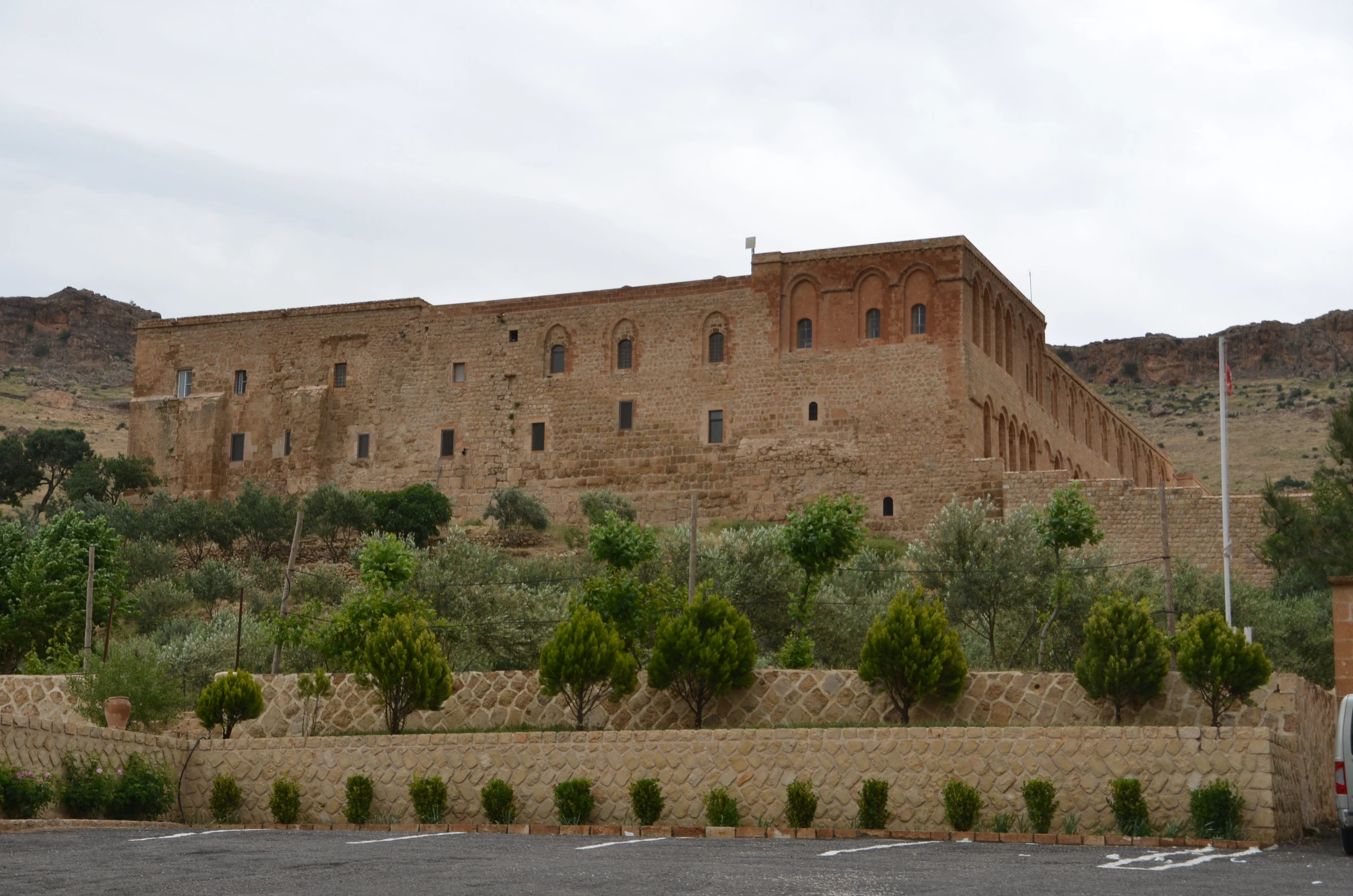 Deyrulzafaran Monastery — Mor Hananyo