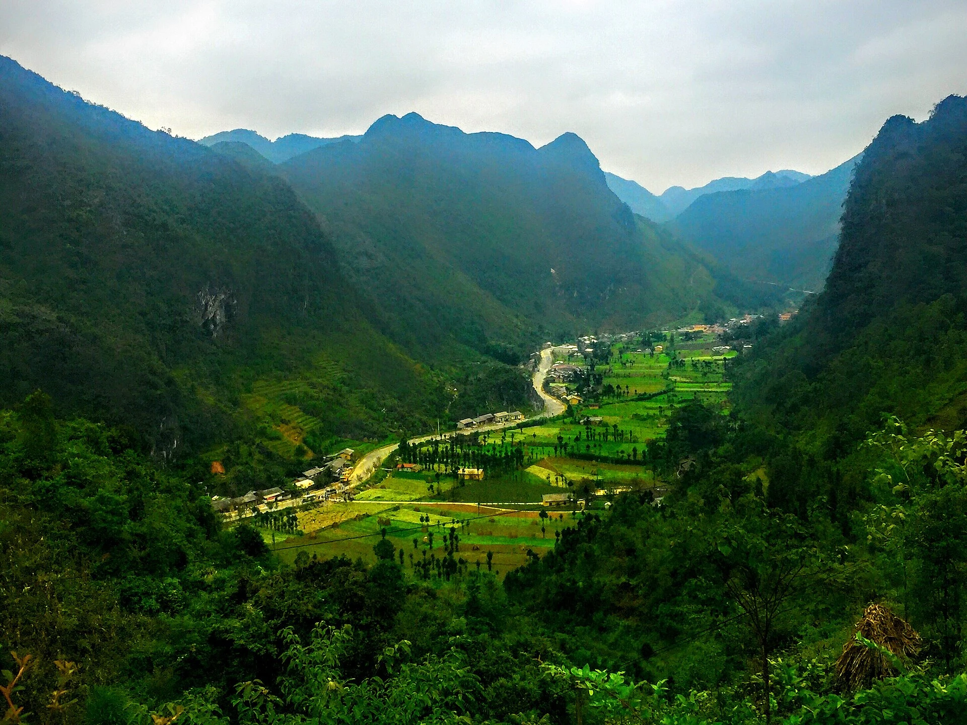 Valle de Sủng Là