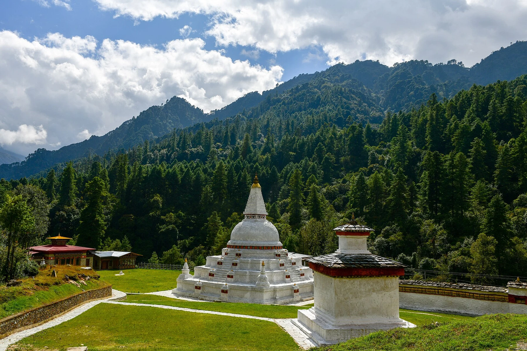 Chendebji Chorten