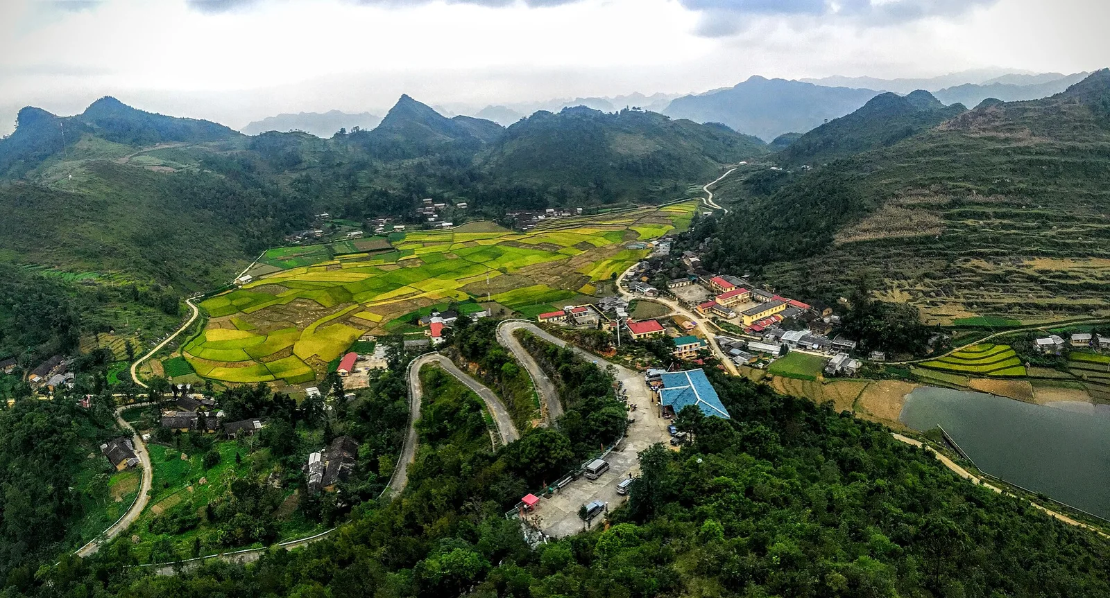 Village de Lũng Cú