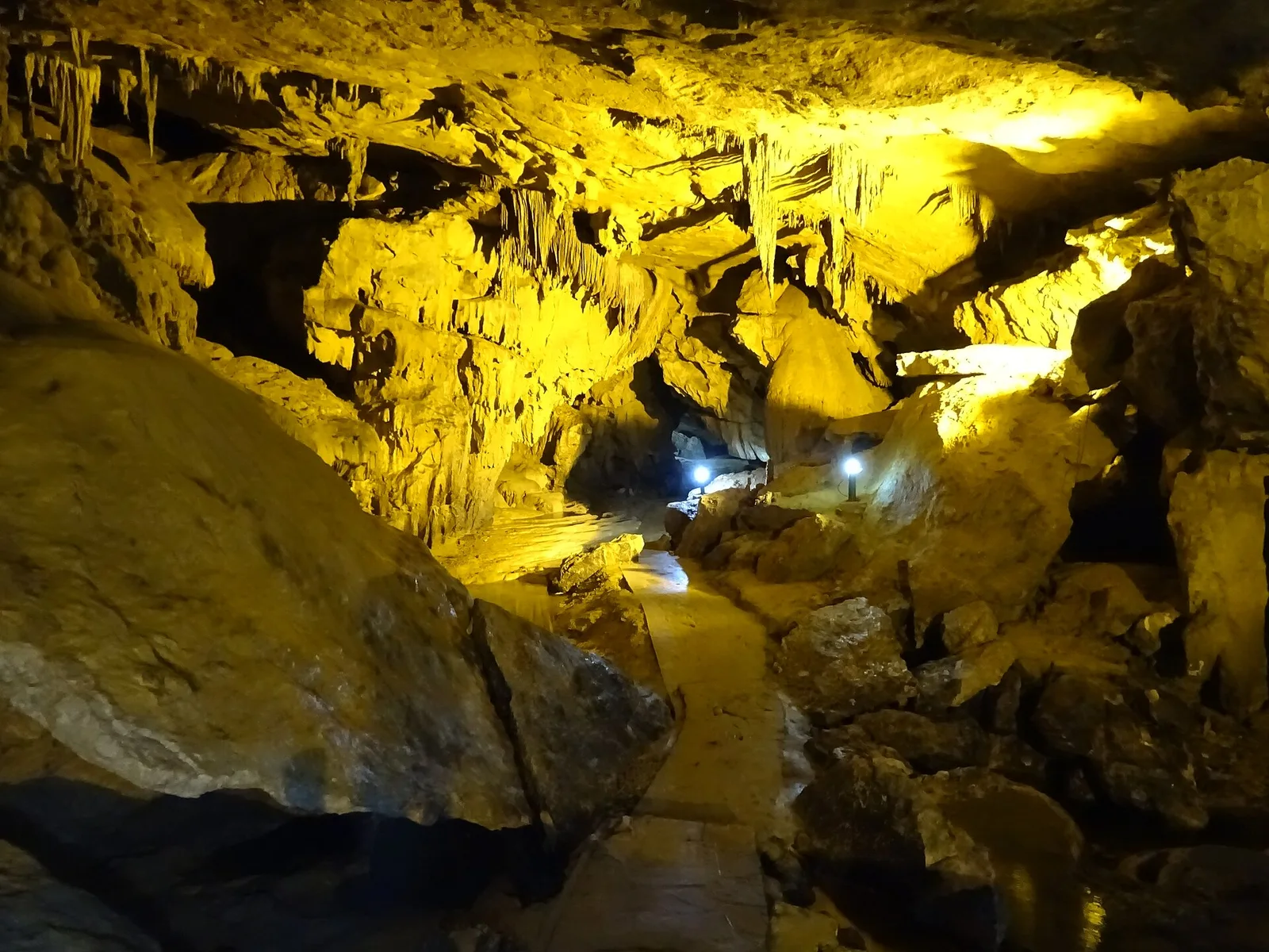 Grotte de Ngườm Ngao