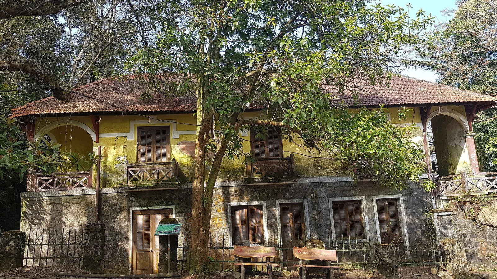 Anciennes villas de Bạch Mã