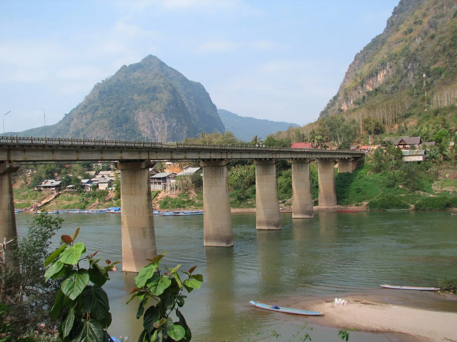 Pont de Nong Khiaw