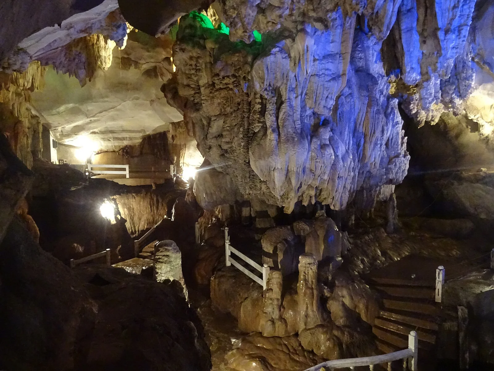 Grotte de Tham Chang