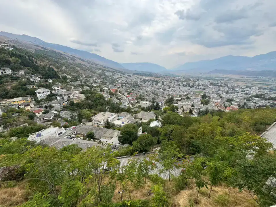 Bazar ancien — Gjirokastër et Blue Eye