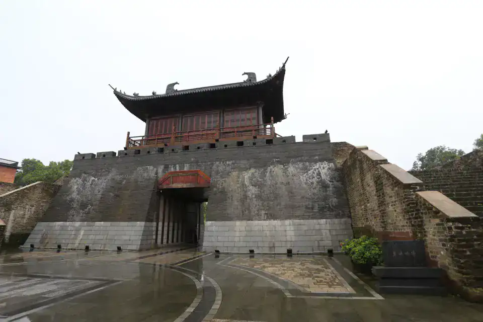 Ancienne tour Bajing — Ganzhou