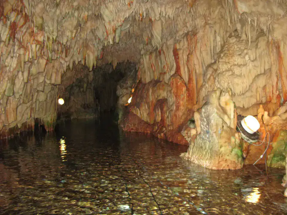 Grottes de Diros — Magne et Gýthio