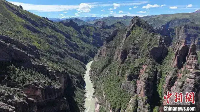 Canyon Jiqu Shibawan à Nangqên