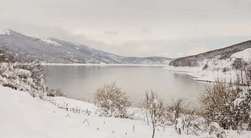 Lago de Mavrovo