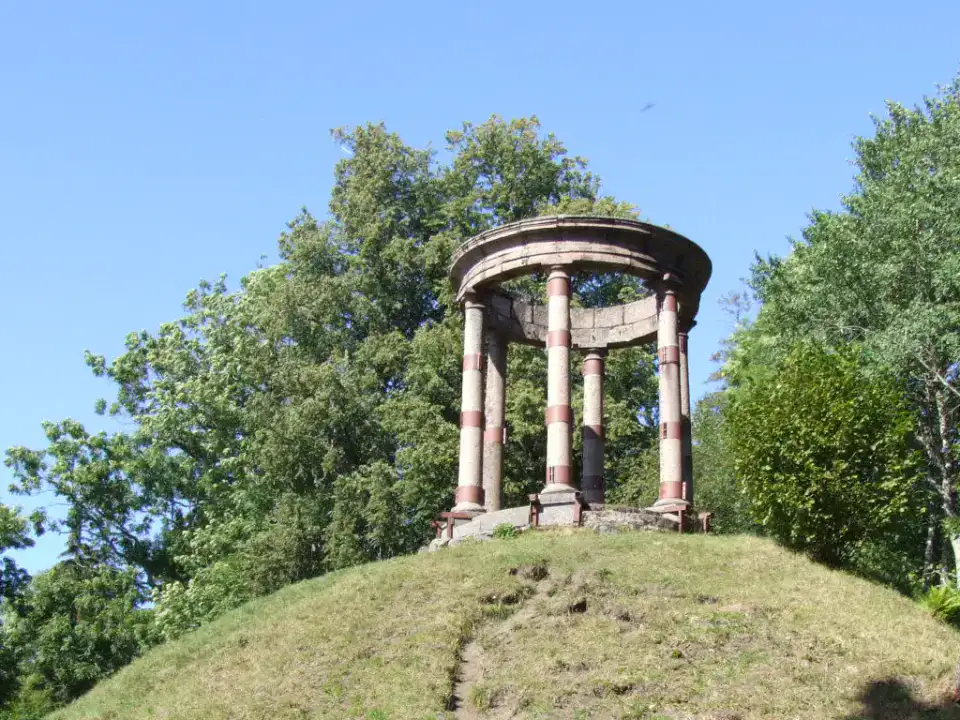 Colline du Temple — Alūksne et Gulbene