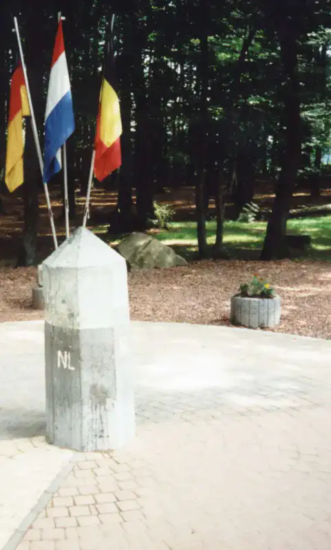 Dreiländereck près d'Aix-la-Chapelle et Vaals