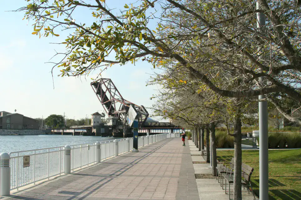 Tampa Riverwalk - Tampa Bay
