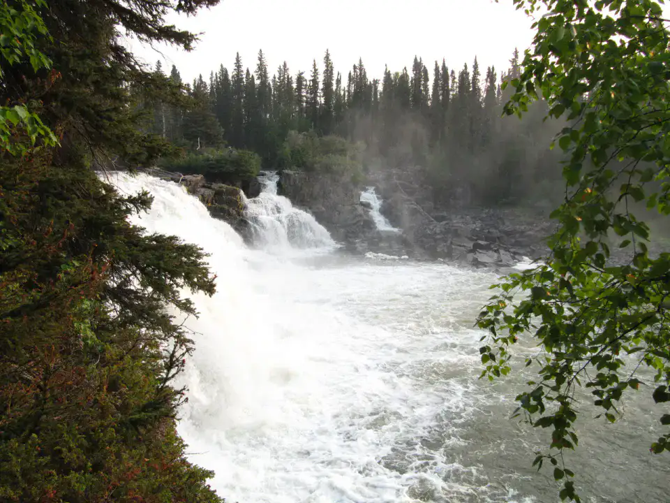 Kwasitchewan Falls - Thompson et chutes Pisew