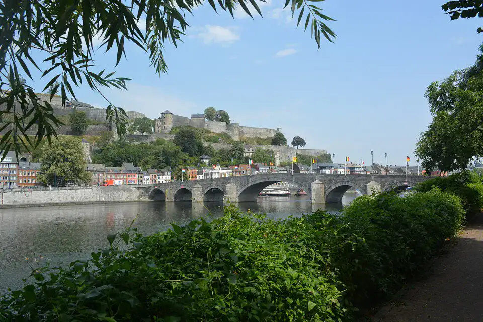 Pont de Jambes et citadelle de Namur