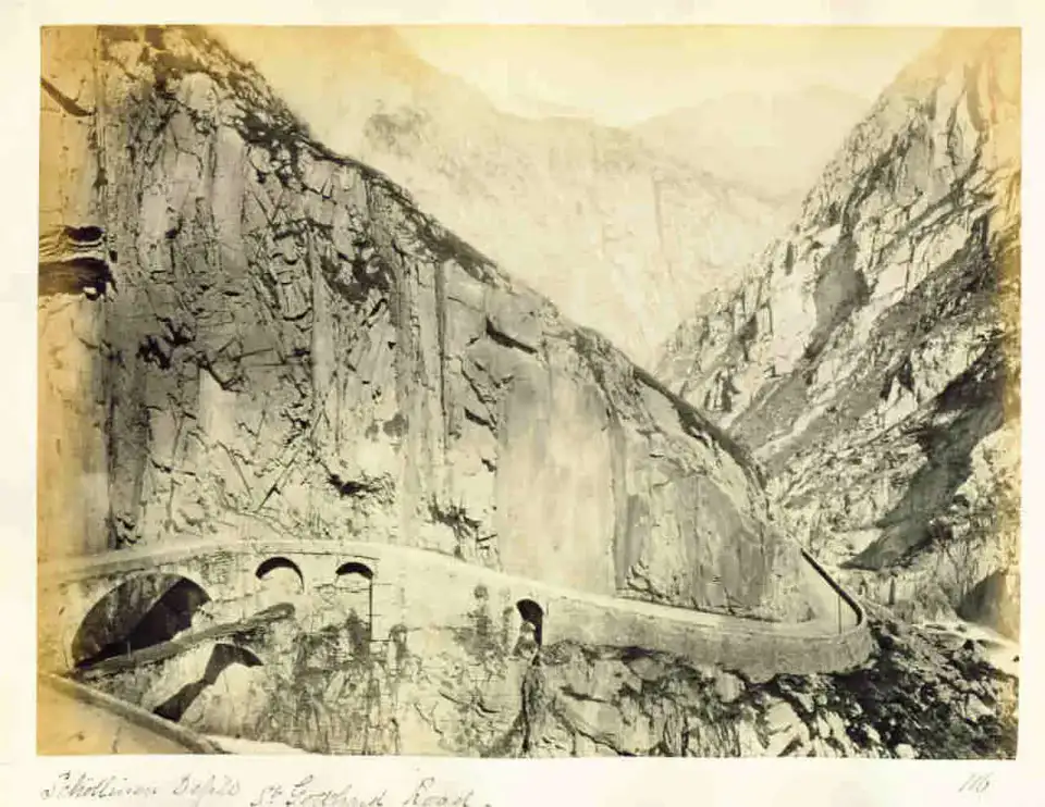Col du Saint-Gothard - Andermatt et Gothard