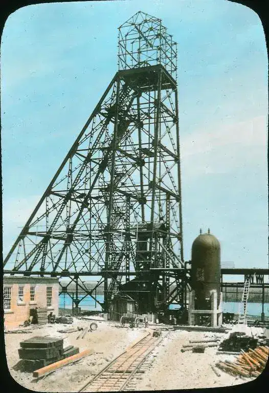 Fonderie Horne - Rouyn-Noranda et parc d'Aiguebelle