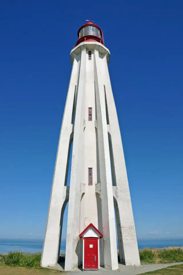 Phare de Pointe-au-Père - Rimouski et parc du Bic
