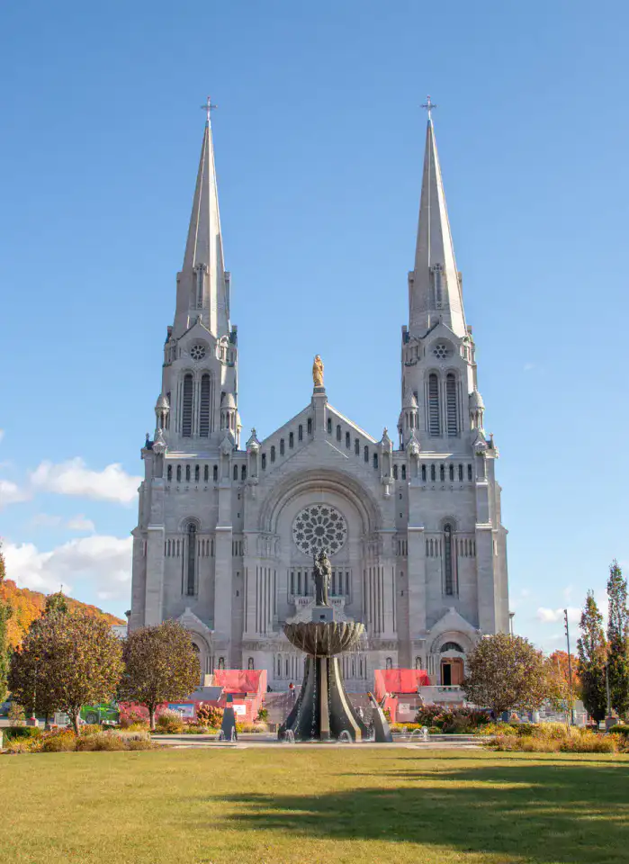 Basilique Sainte-Anne-de-Beaupré - Côte-de-Beaupré et vallée de la Jacques-Cartier