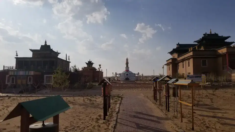 Shambhala du Gobi - Sainshand et Khamariin Khiid