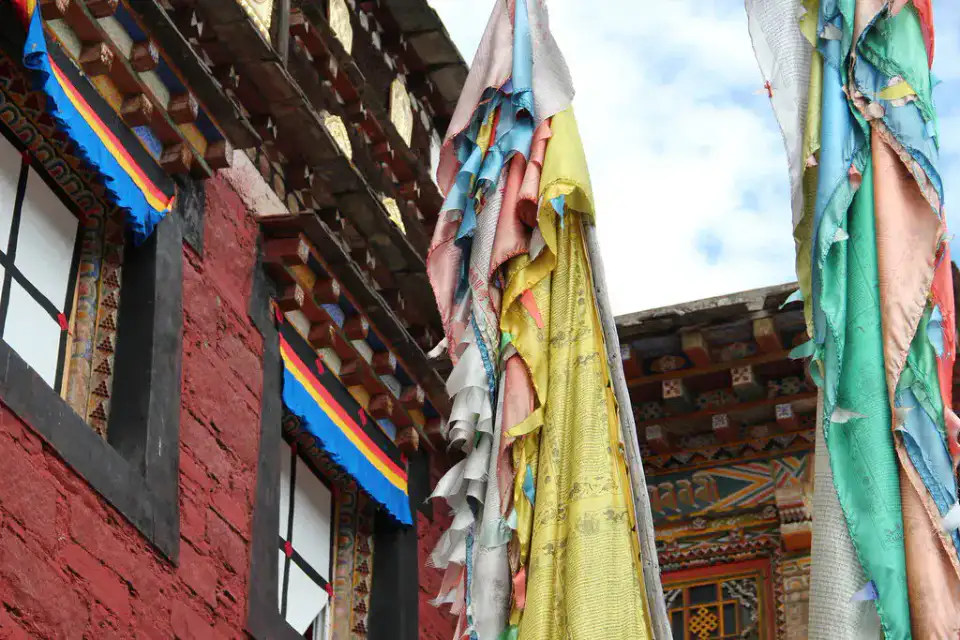 Village de Tagong - Tagong et prairie du Kham