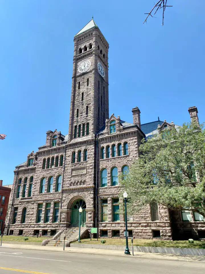 Old Courthouse Museum - Sioux Falls