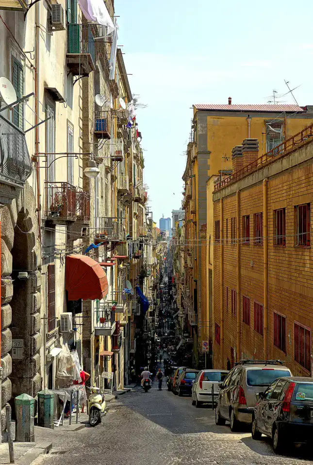 Spaccanapoli - Naples