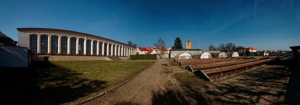 Jardin des Fleurs — Kroměříž et Zlín