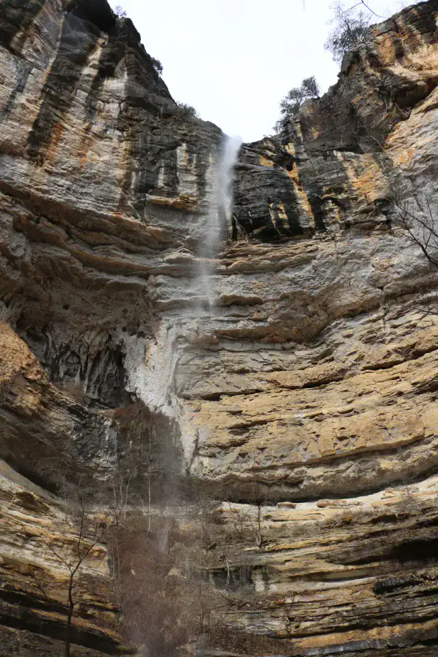 Hemmed-In Hollow Falls - Buffalo National River