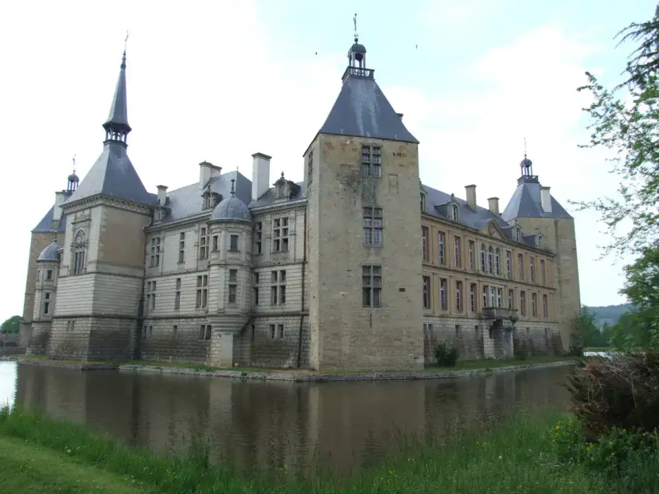 Château de Sully — Orléans, Sully et Loire sauvage