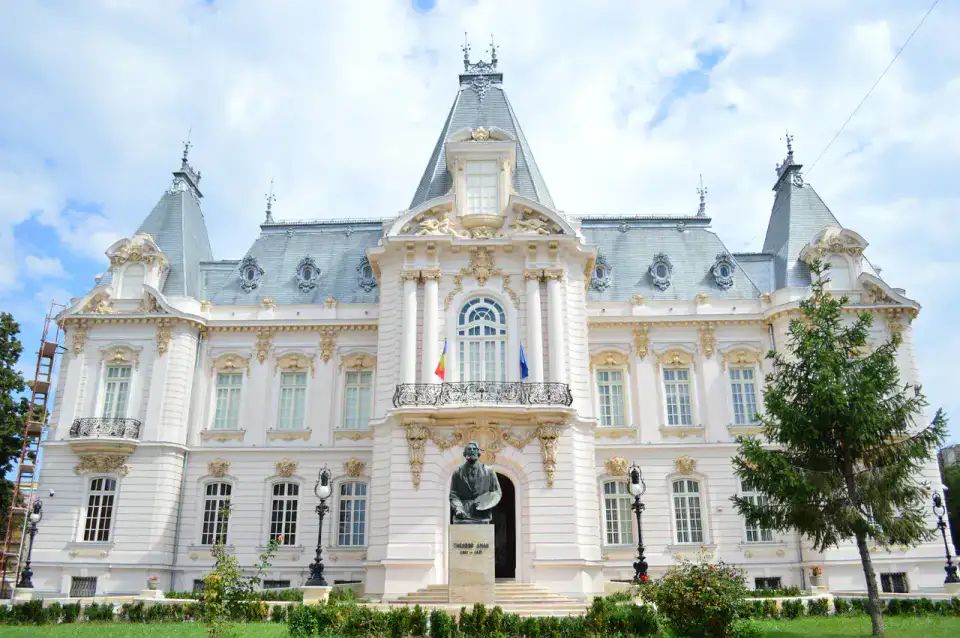 Musée d'Art — Craiova et Oltenie urbaine
