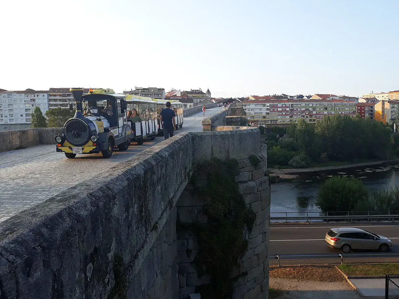 Pont romain d'Ourense - Ourense, Ribeiro et thermes