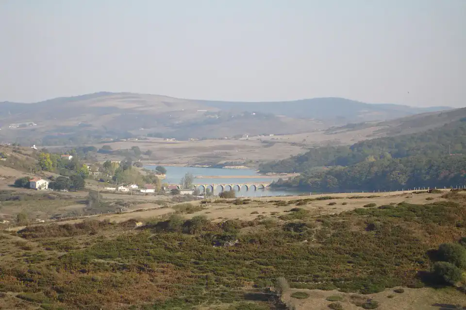Réservoir de l'Èbre vu depuis Julióbriga près de Reinosa