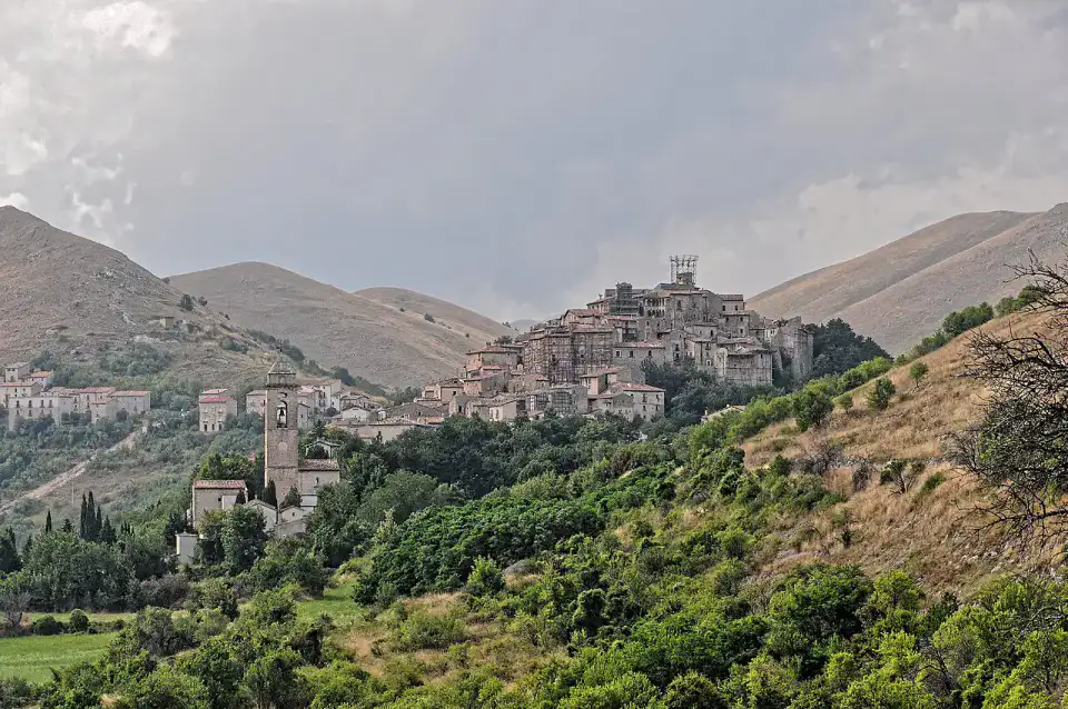 Santo Stefano di Sessanio - Gran Sasso et Abruzzes interieures