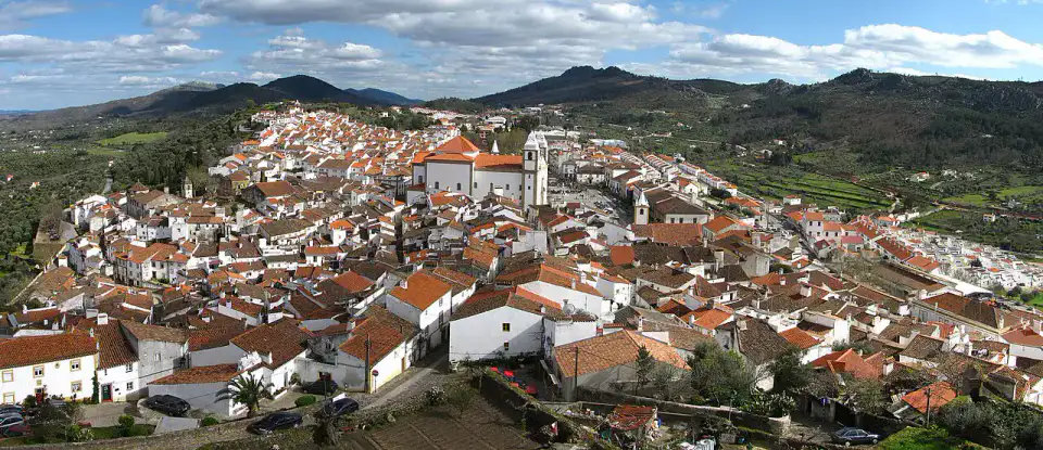 Toits et château de Castelo de Vide