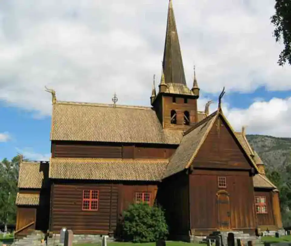 Église en bois debout de Lom - Jotunheimen