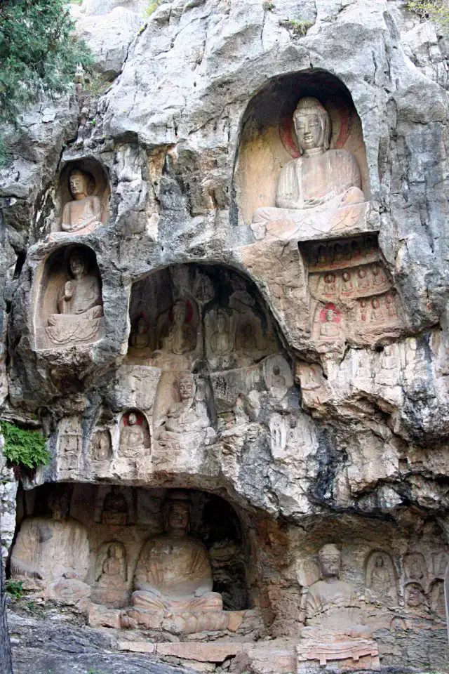 Falaise aux Mille Bouddhas - Guangyuan et grottes de Huangze