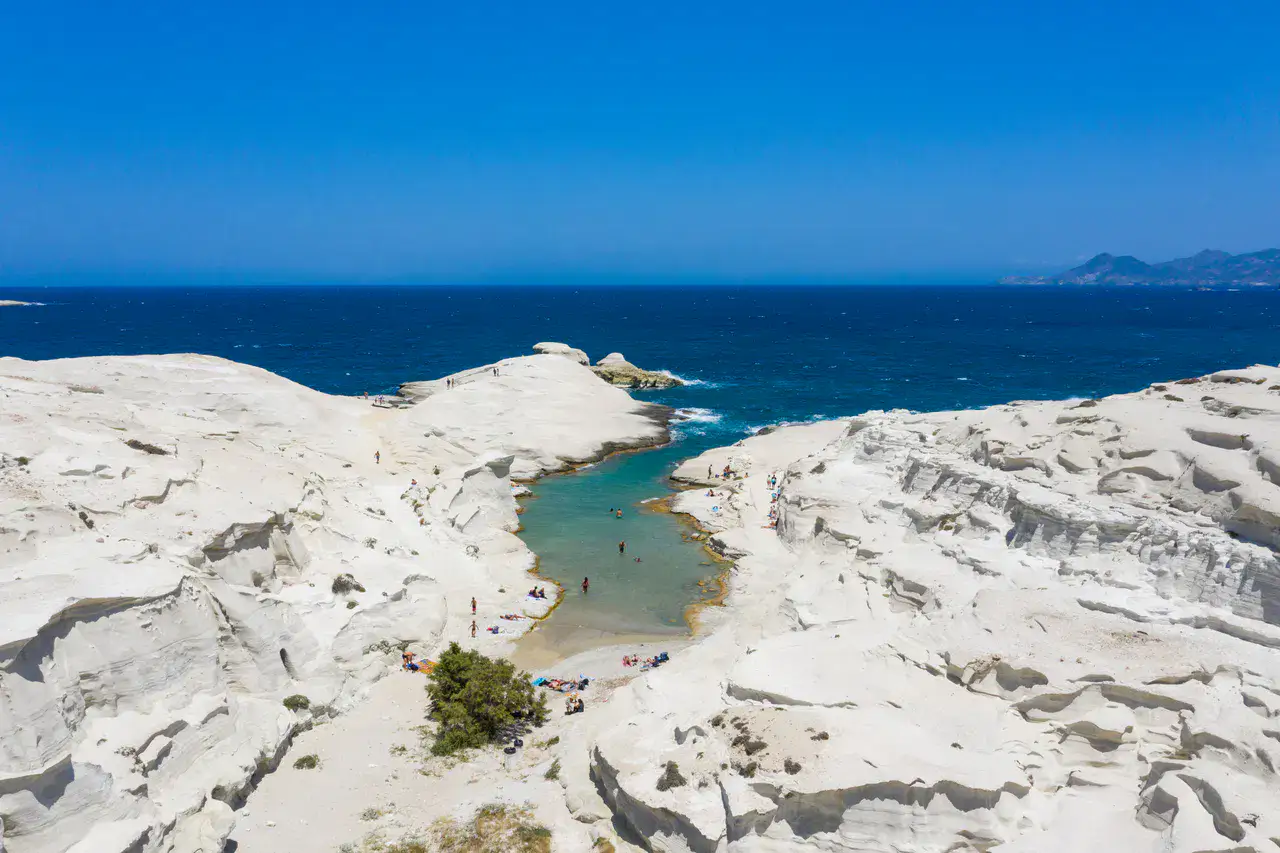 Sarakiniko — Milos