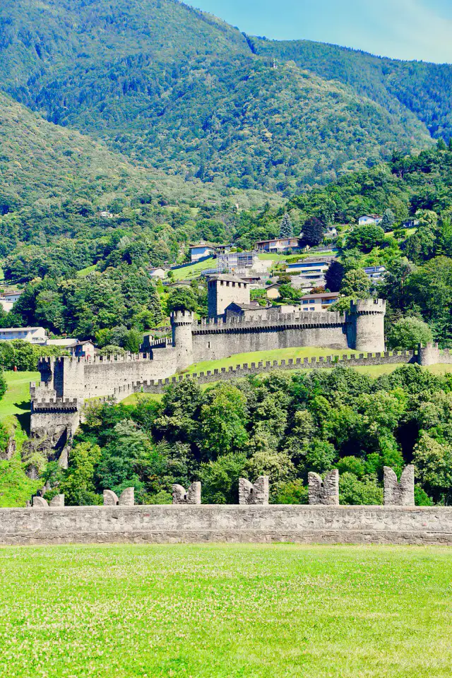 Montebello - Bellinzone et châteaux du Tessin